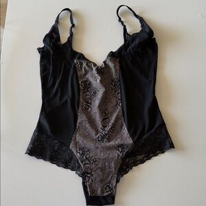 YamamaY Elegant Black and Gray Lace Bodysuit